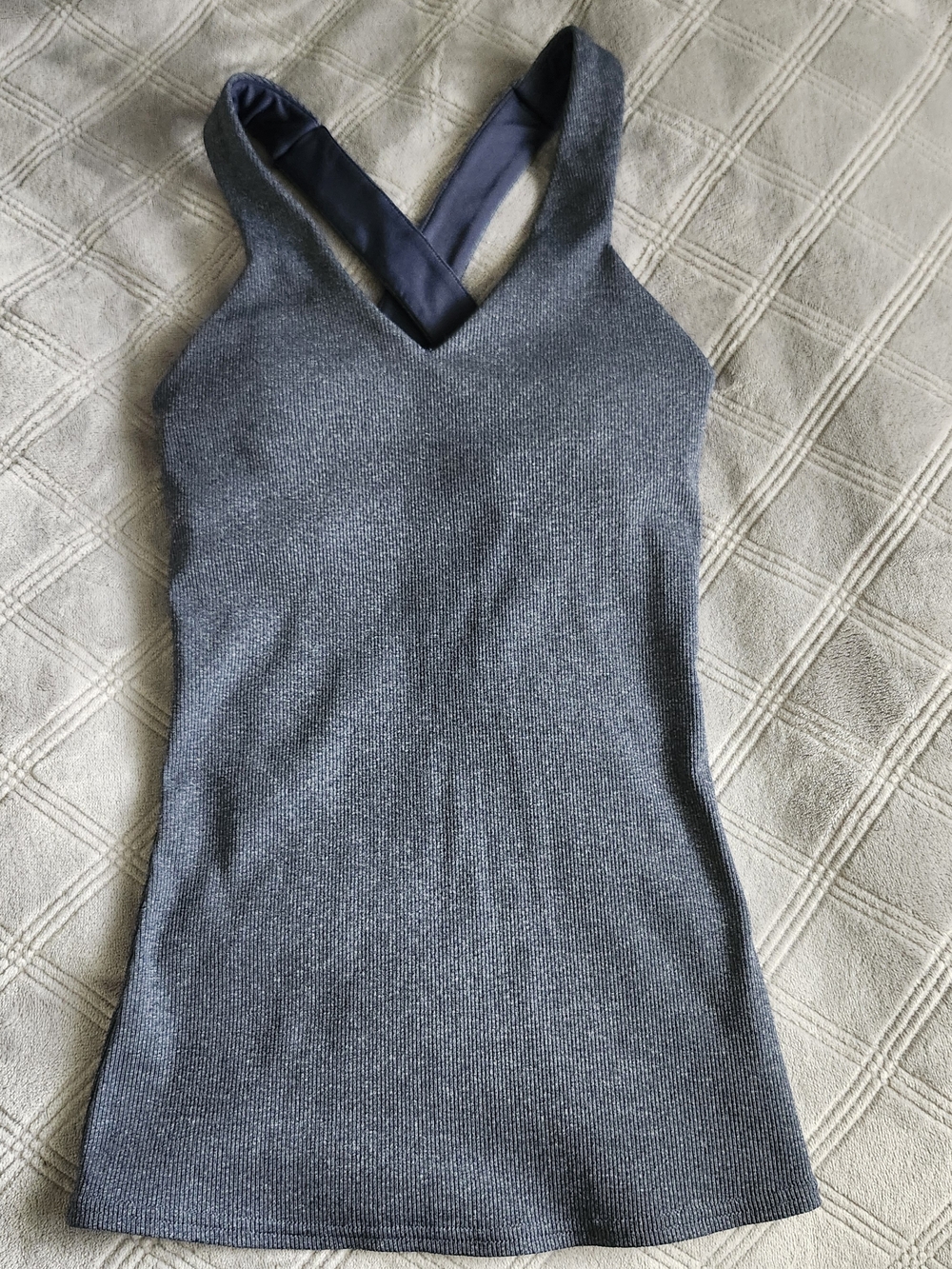 Alo Women's Gray V-Neck Ribbed Padded Crisscross Workout Yoga Tank Top Size XS